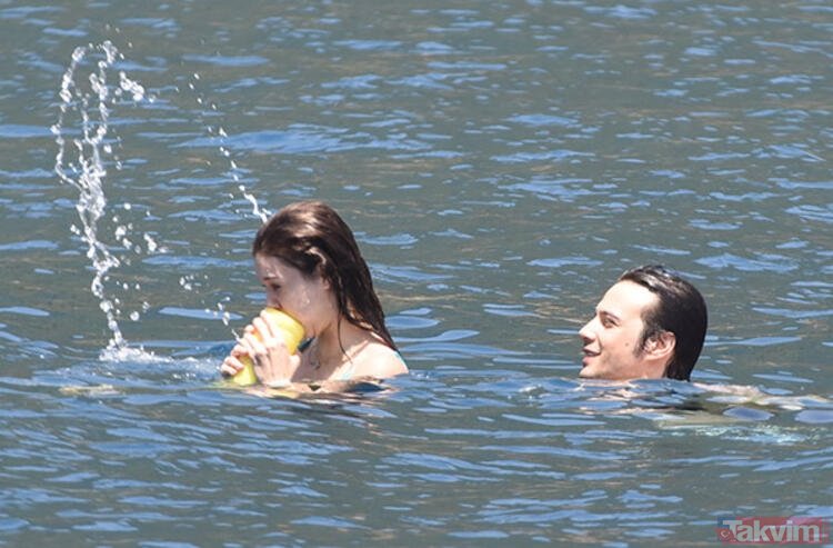 Afra Saraçoğlu İle Mert Yazıcıoğlu'nun Sarmaş Dolaş Halleri