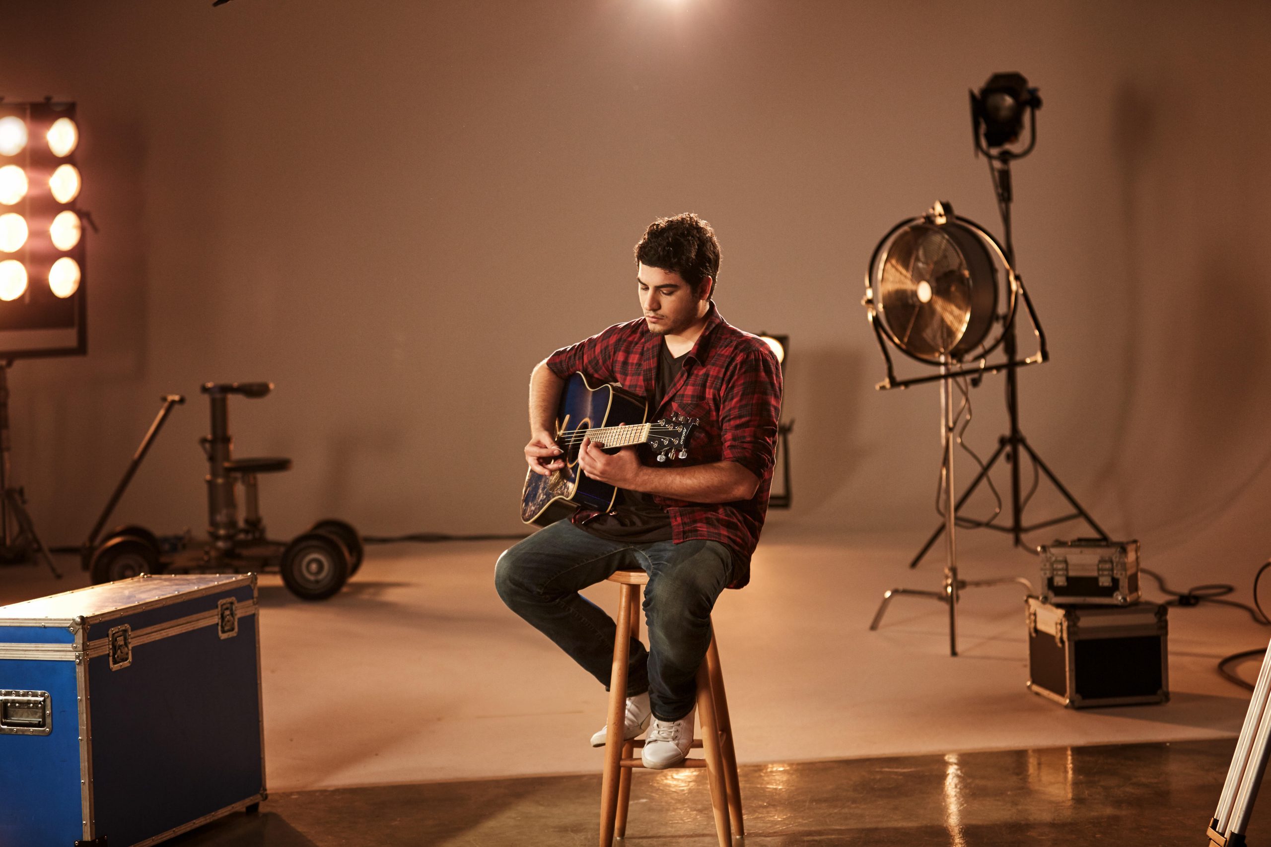 Hülya Avşar Yalanlar İçinde