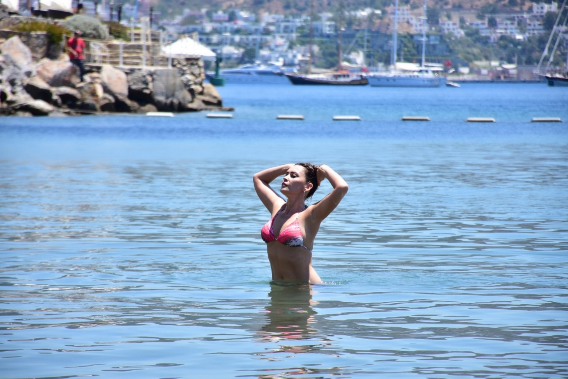 Banu Karaca'nın Bikinili O Görüntüleri