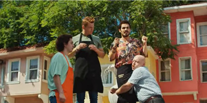 Zola İle Çavi Babalarını Bulmak İçin Taktik Değiştiriyor