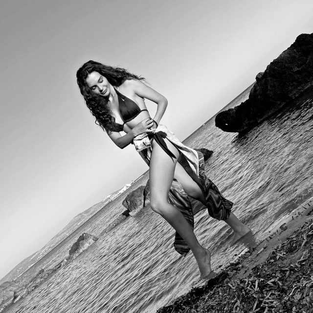 Ebru Şahin'in Nefes Kesen Bikinili Pozları
