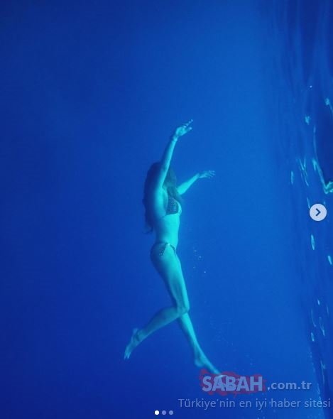 Serenay Sarıkaya'nın Leopar Desenli Su Altı Pozları