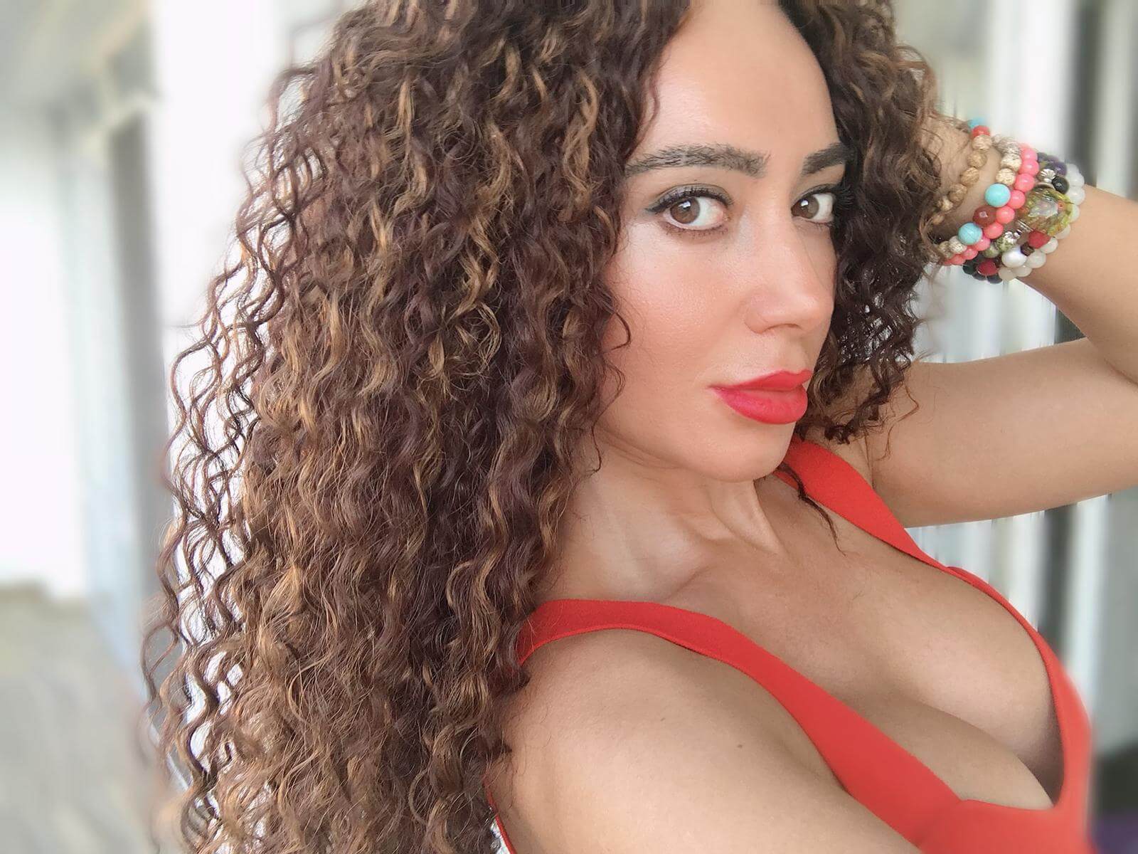 Tuğba Ünal Yeni İmajı 