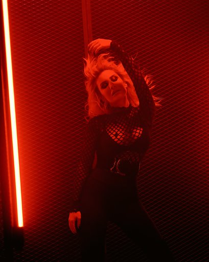 İrem Derici'den Yazsın Bana Klib