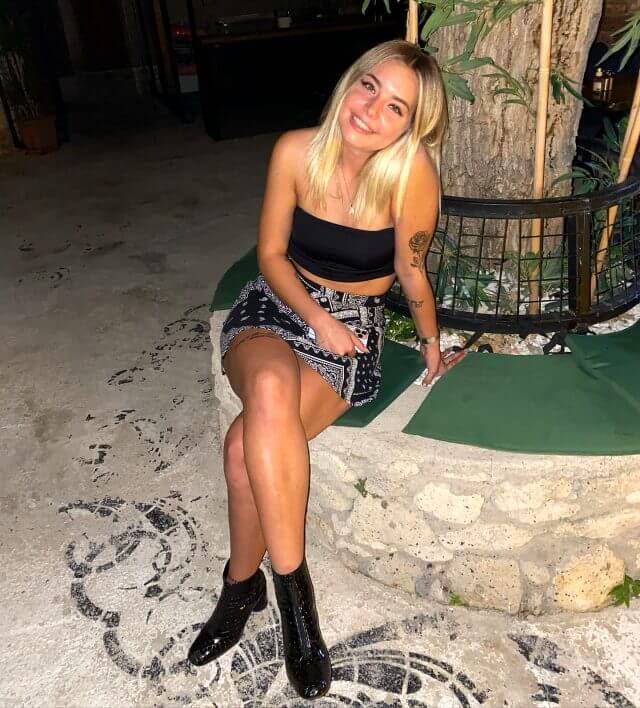 Aycan Yanaç'ın Bikinili Pozları