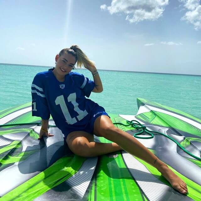 Aycan Yanaç'ın Bikinili Pozları