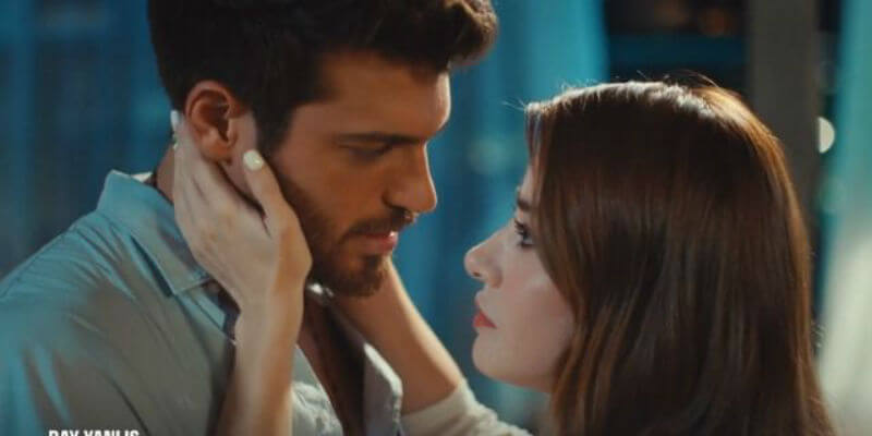 Ezgi İle Özgür Tekrar Sevgili Oluyor