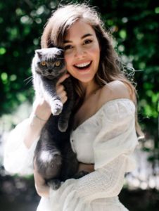 Berfu Yenenler'in Kedisi Virüs mü Kaptı?