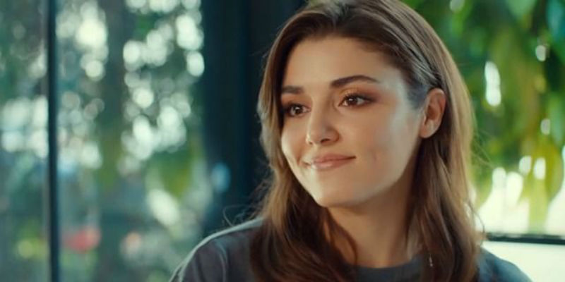 Eda Selin'e Serkan'ın Onu Sevdiğini Söylüyor