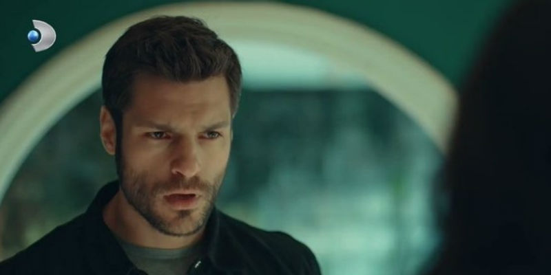 Adem Yasemin'in Bir Şeyler Sakladığını Anlıyor