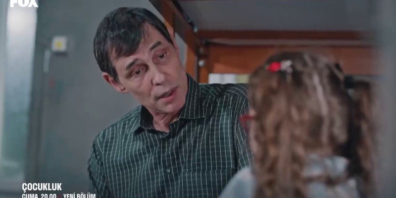 Mahir Bambi'ye Ailesinin Öldüğünü Söylüyor