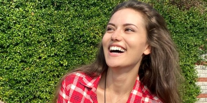 Fahriye Evcen'in Etiketi