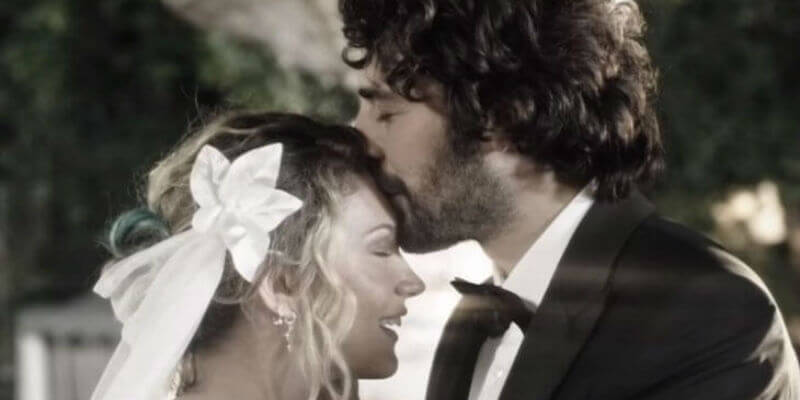 İnci İle Han Gizlice Evleniyor