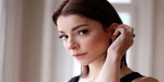 Merve Boluğur Yine Maskesiz