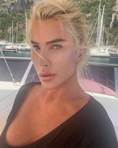 Seda Sayan'dan 'Fransız Askısı' İmajı!