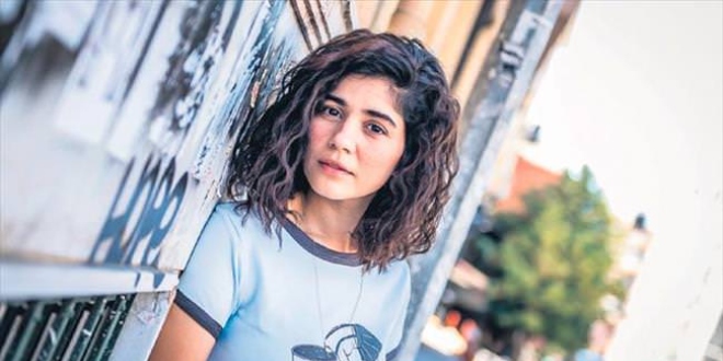 Zeynep Çamcı'nın Rihanna Paylaşımı