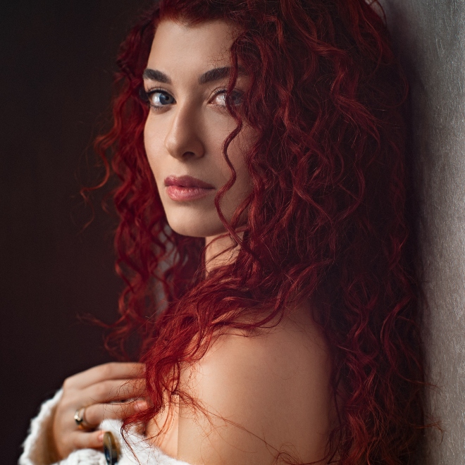 Aslıhan Güner Cesur Pozları