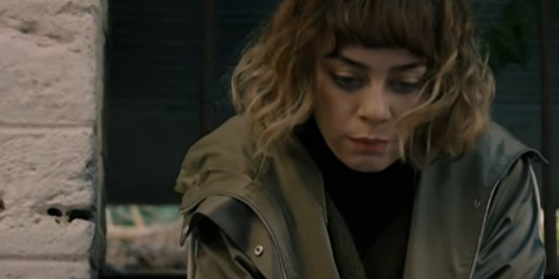 Çelebi Basını Cemre'nin Kaldığı Ozan'ın Evinin Önüne Yığıyor