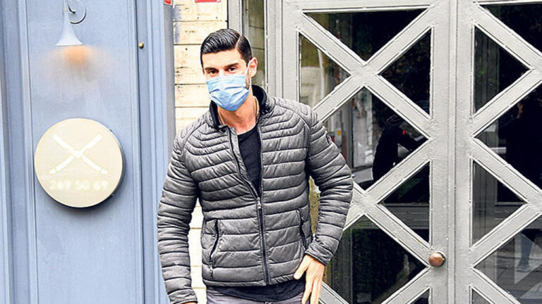 Corona’yı yenen Berk Oktay soluğu kuaförde aldı!..