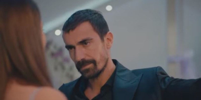 Mehdi Zeynep'i Bırakmamakta Kararlı Görünüyor