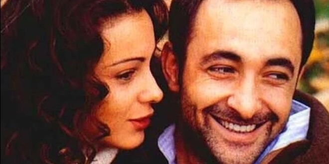 Mehmet Aslantuğ'dan Romantik Kutlama