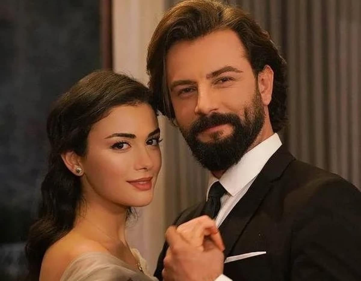 Özge Yağız’ın Sevgilisi Oyuncu Gökber Demirci