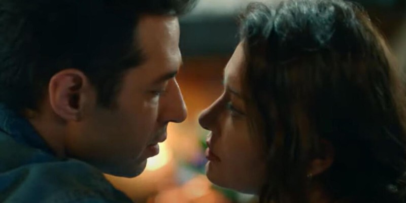 Zeynep İle Sinan İlk Kez Yakınlaşıyor