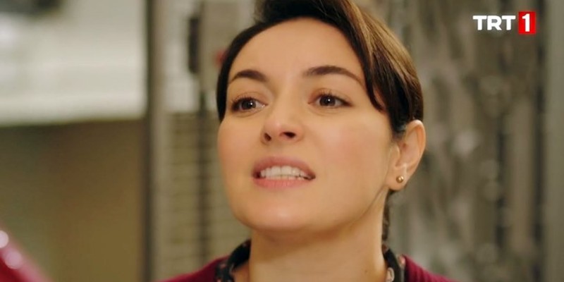 Safiye Han İle İnci'nin Evlendiğini Öğreniyor