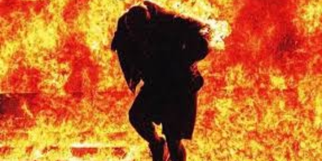 Rapçi Alevlerin Arasında Kaldı.