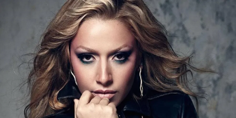 Hadise 100 bin TL’lik Sipariş Haberlerine Sonunda İsyan Etti