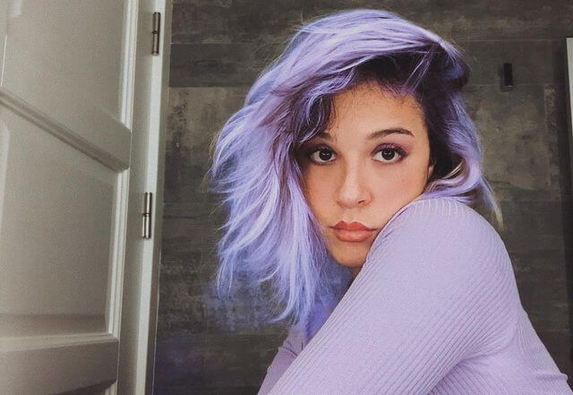 Meryem İrem Şahin'in Mor Renkli Görünümü