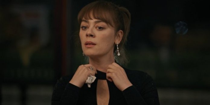 Cemre Çelebi'yi Şikayet Ediyor