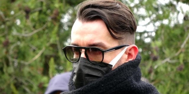 Cem Adrian Babasını Son Yolculuğuna Uğurladı