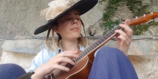 Demet Evgar Hastaneye Kaldırıldı