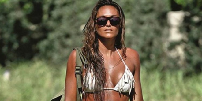 Eda Taşpınar Köpekbalıklarıyla Birlikte Yüzdü