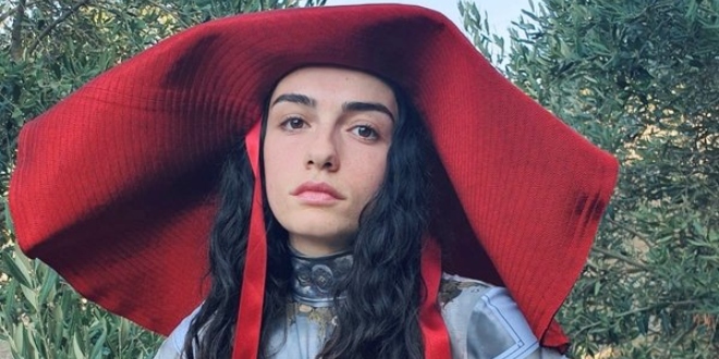 Hazar Ergüçlü' ün Dizi Setindeki Kaprisi