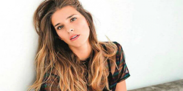 Dila Tarkan “Aşık Olmadan da Sevebilirsin”