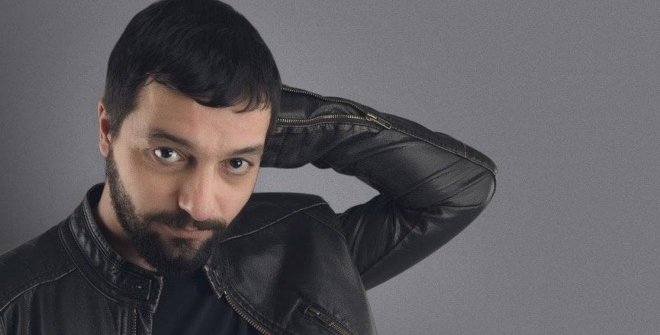 Mehmet Erdem Uçakta Olay Çıkardı