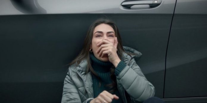 Sibel Ramo'nun Ölüm Haberini Alıyor