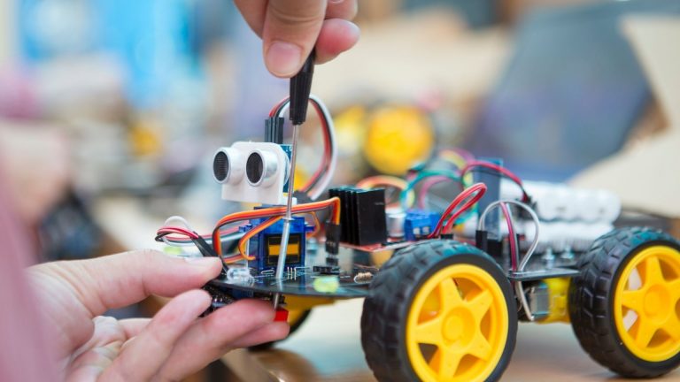 Makeblock Mcbot Çocuklara Robotik Kodlamayı Eğlenerek Öğretiyor