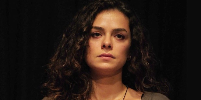 Özge Özpirinçci 'nin Evi Polis Baskını Yedi