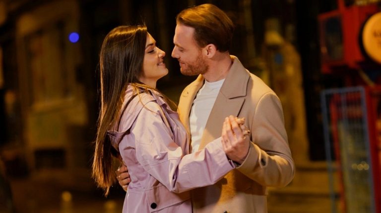 Kerem Bursin ve Hande Erçel Birlikte Maldivlere Tatile Gitti