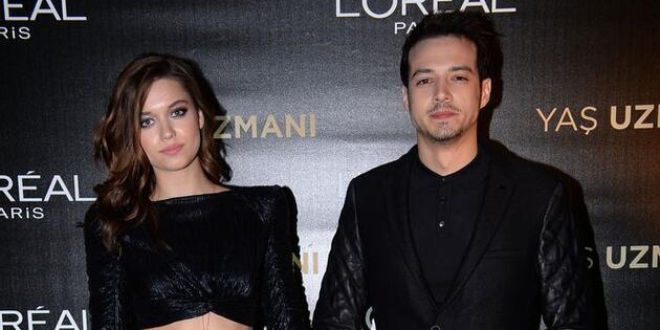 Afra Saracoğlu ve Mert Yazıcıoğlu Birlikte Yasayacak