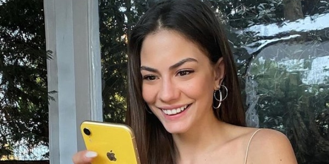 Demet Özdemir'in Dans Performansı