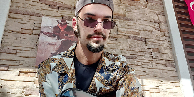 Ekin Tutkun ‘dan Aklım Karışıyor