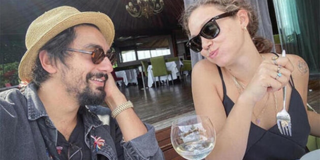 Melisa Şenolsun ve Umut Evirgen Tatilde Yakalandı