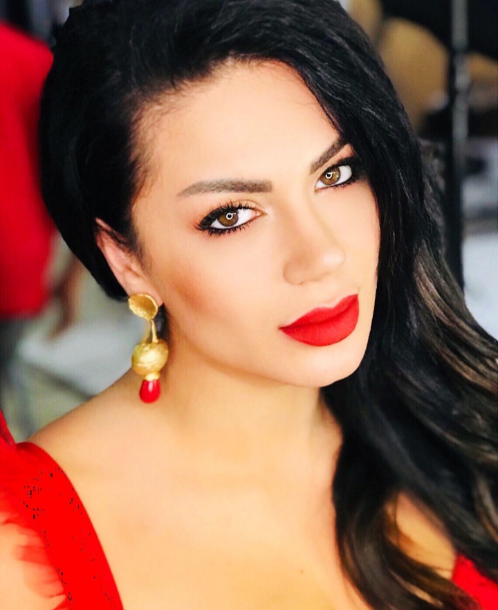 Zeynep Er: Gülşen, Dünya Starlarına Özeniyor