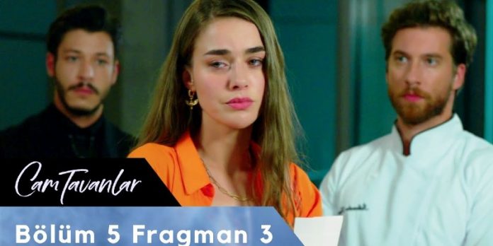 Leyla İki Aşk Arasında Kalıyor