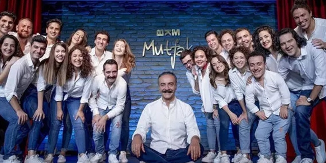 Çok Güzel Hareketler Bunlar'da Yaprak Dökümü