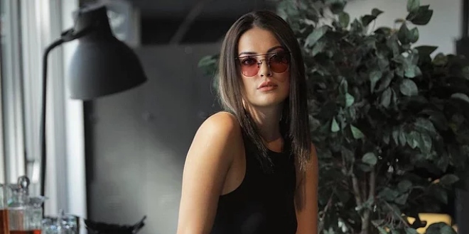 İrem Sak Herşeyi Değiştiriyor